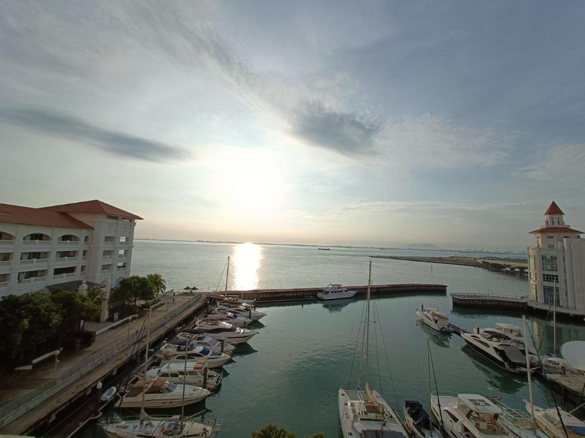 Straits Quay Marina Suites Penang By Aurorahomes Bagan Jermal Buitenkant foto