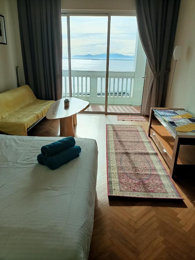 Straits Quay Marina Suites Penang By Aurorahomes Bagan Jermal Buitenkant foto