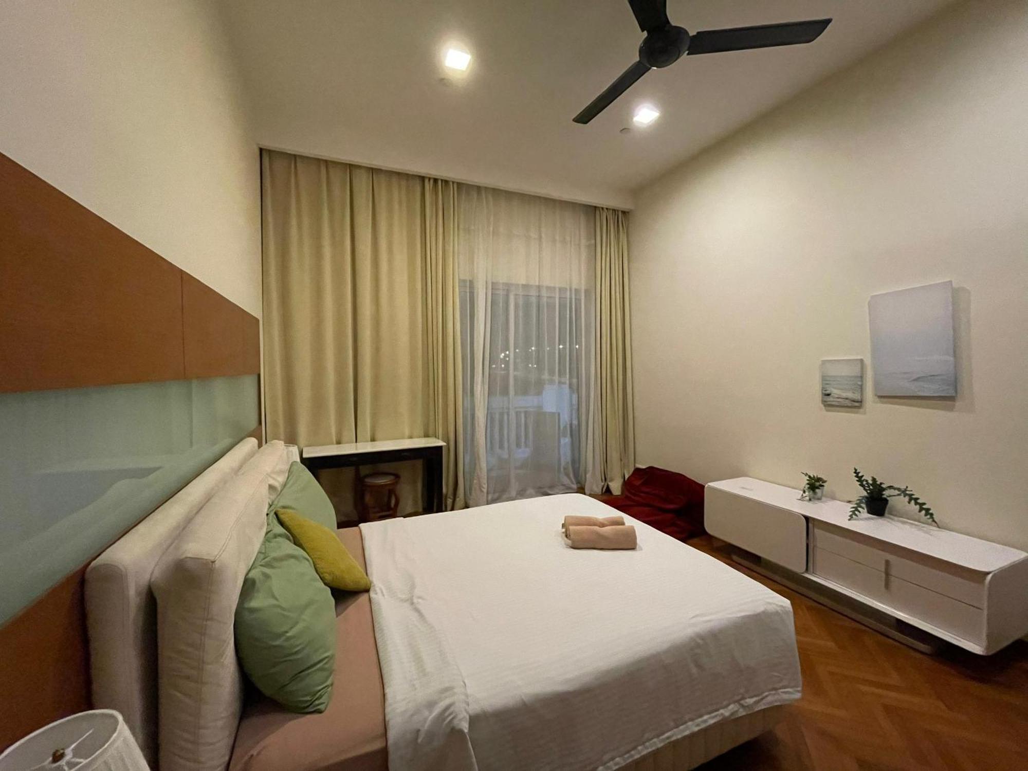 Straits Quay Marina Suites Penang By Aurorahomes Bagan Jermal Buitenkant foto